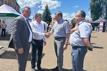 В селе Черноречье отметили День фермера